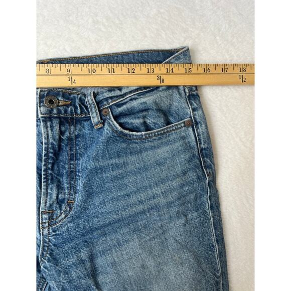 VINCE Tomboy Medium Wash Jeans size 28 Straight Leg  Model Off Duty Classic 90s - Picture 9 of 9
